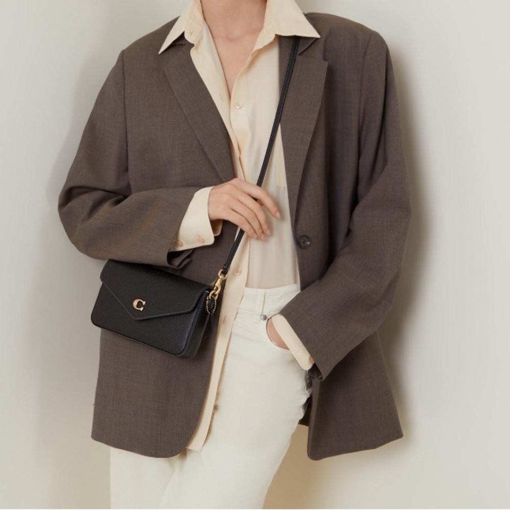 BNWT COACH BLK Wyn Crossbody Bag🖤🧡
Brand New / Giftable Condition w/ pap… - Picture 2 of 16